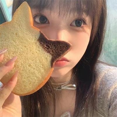 她来到我身边